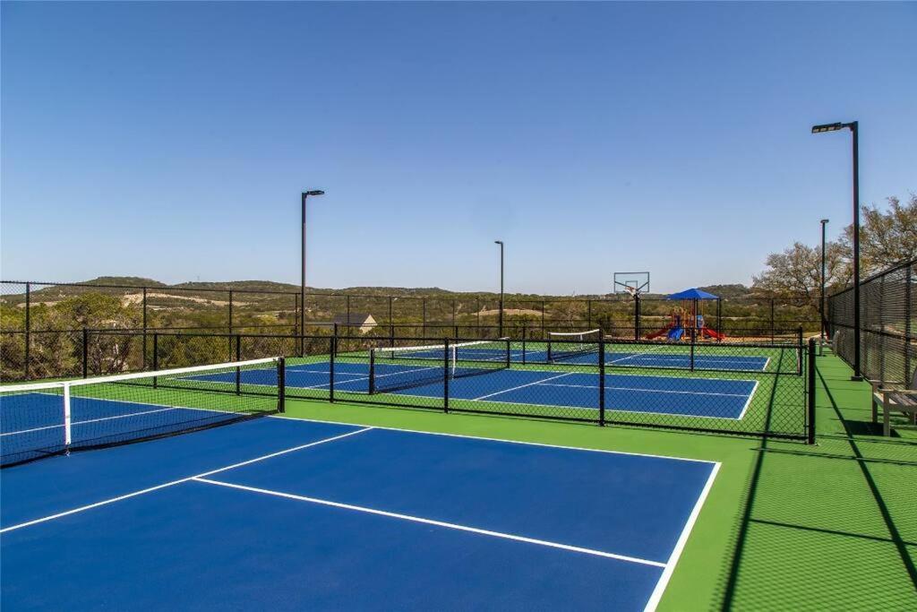 הוילה Lago Vista Retreat - Pickleball - Massage Chair - Poker מראה חיצוני תמונה